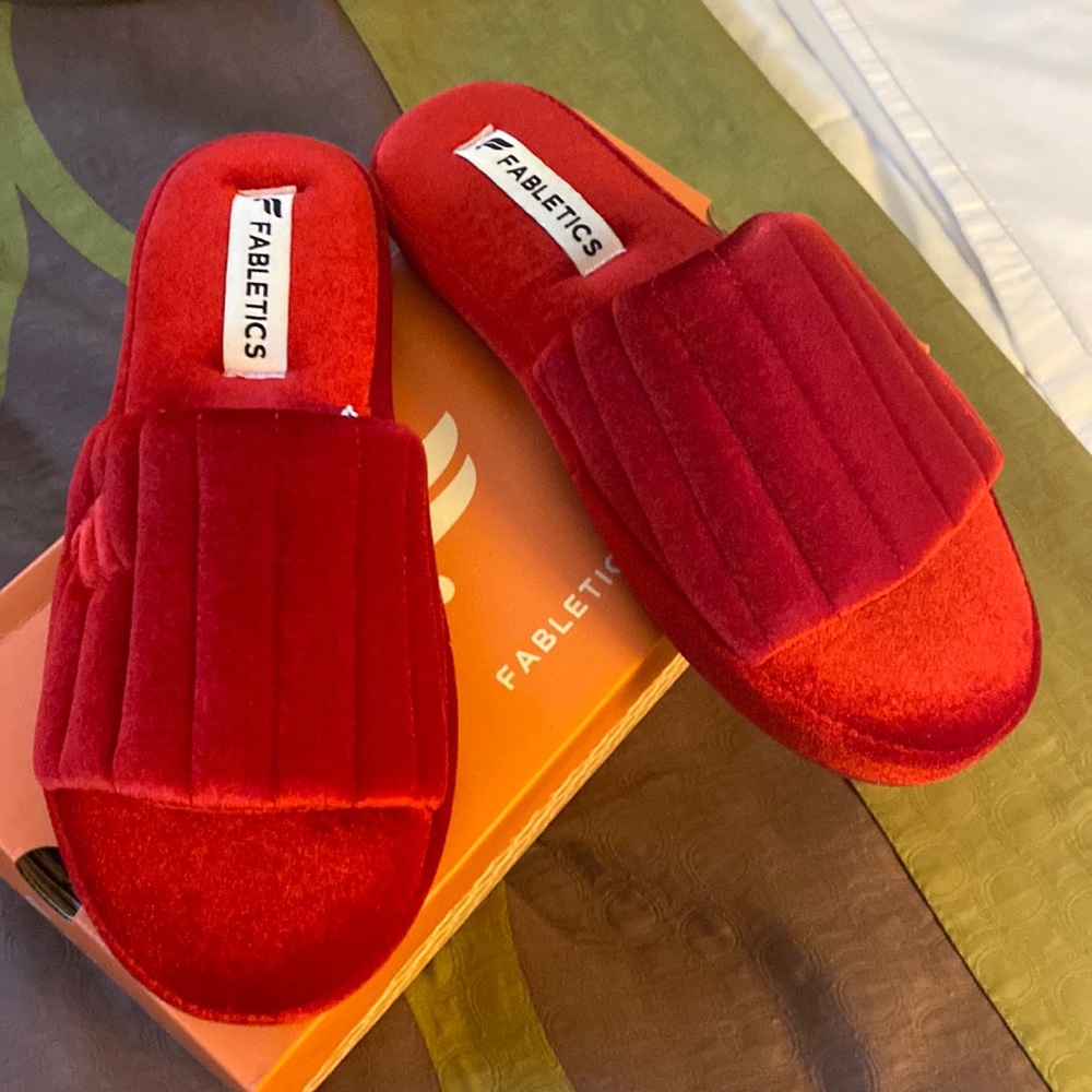 Fabletics slip on platform slide 8